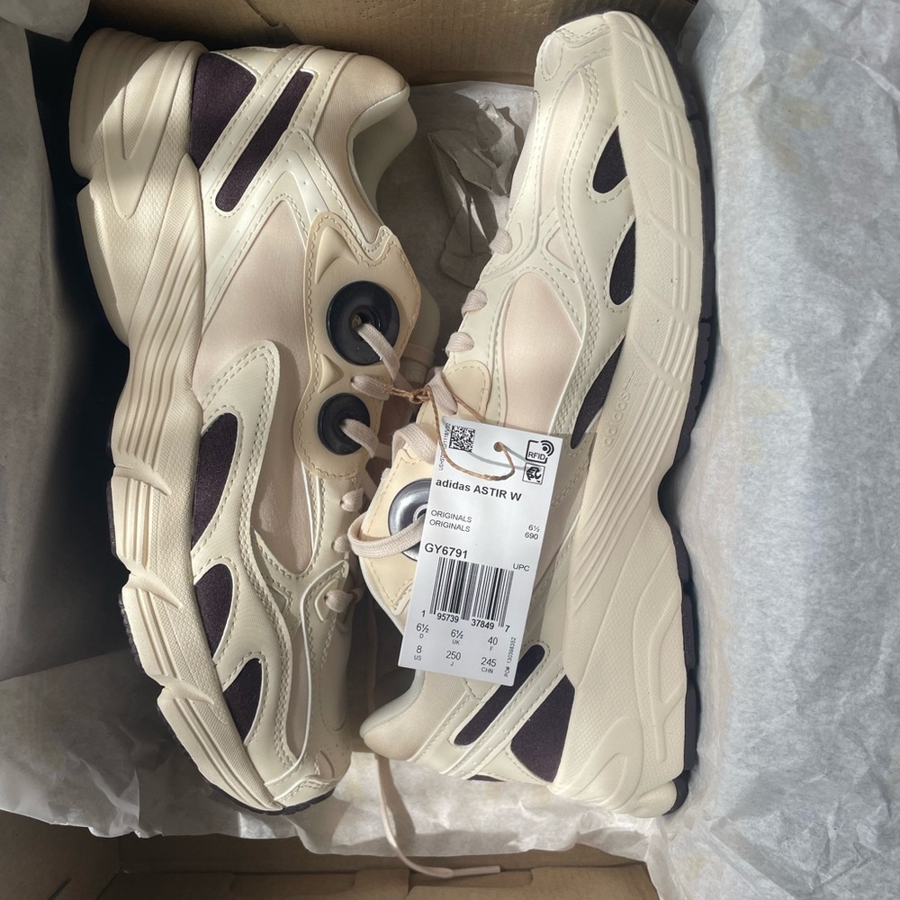 Adidas ASTIR Sneaker